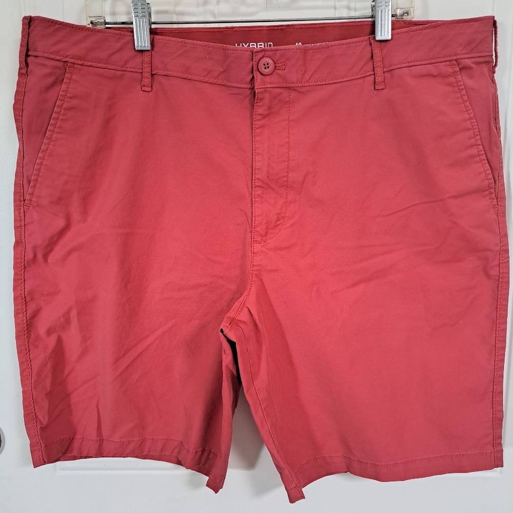 IZOD Coral Golf Short Size 40.